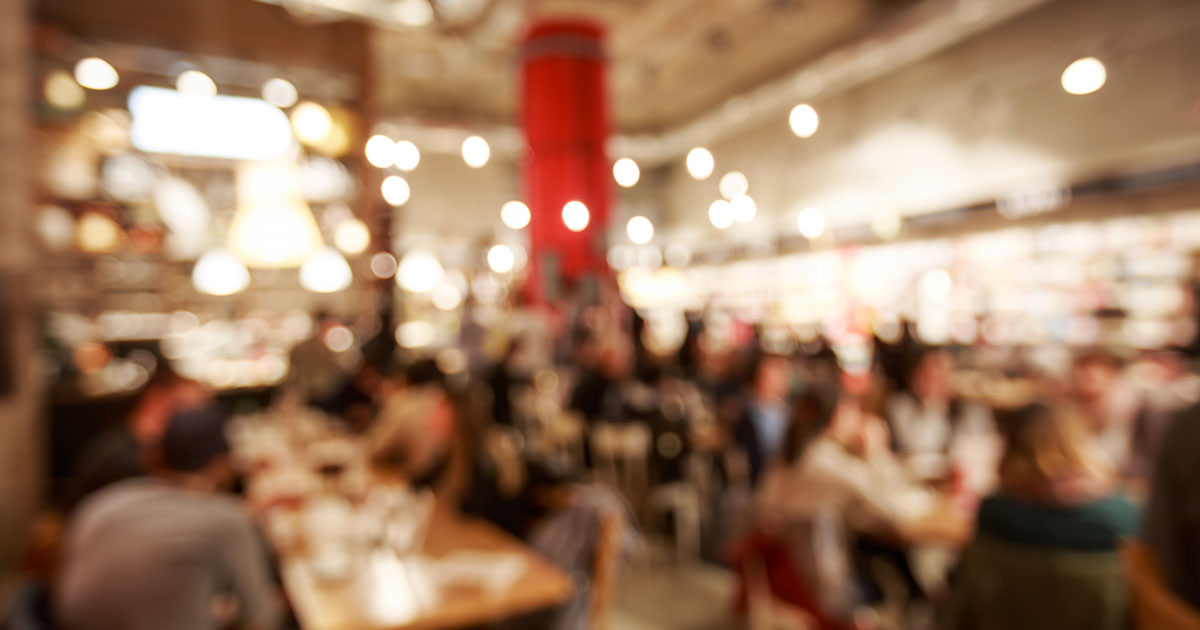 picture of a crowded restaurant