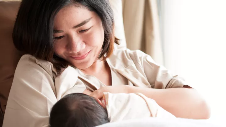 picture of a mother breastfeeding her baby
